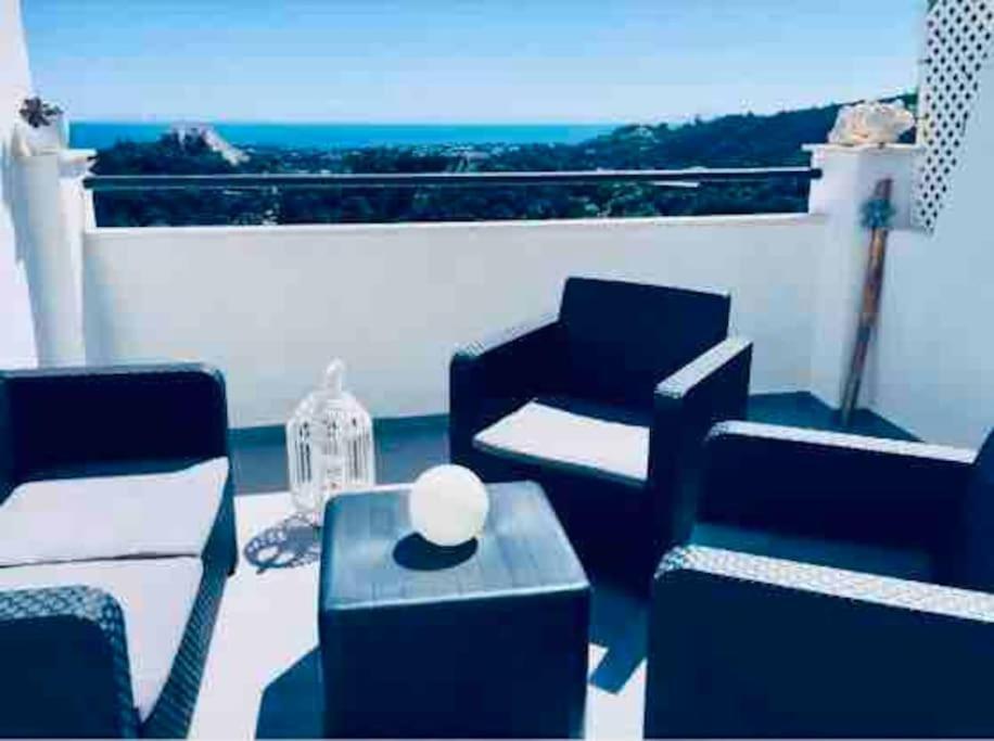 エステポナAtico Con Bonita Vista. En Urbanizacion Privada.!アパートメント エクステリア 写真